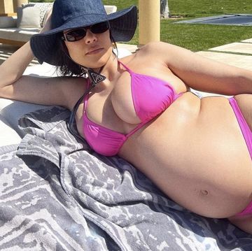 kourtney embarazada en bikini